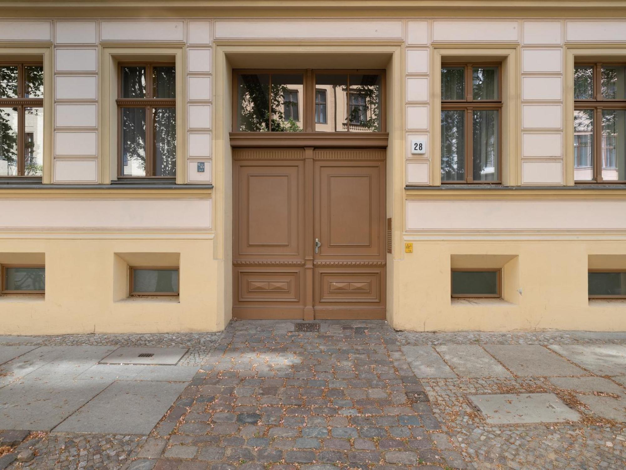 Schoenhouse City Street, Berlin